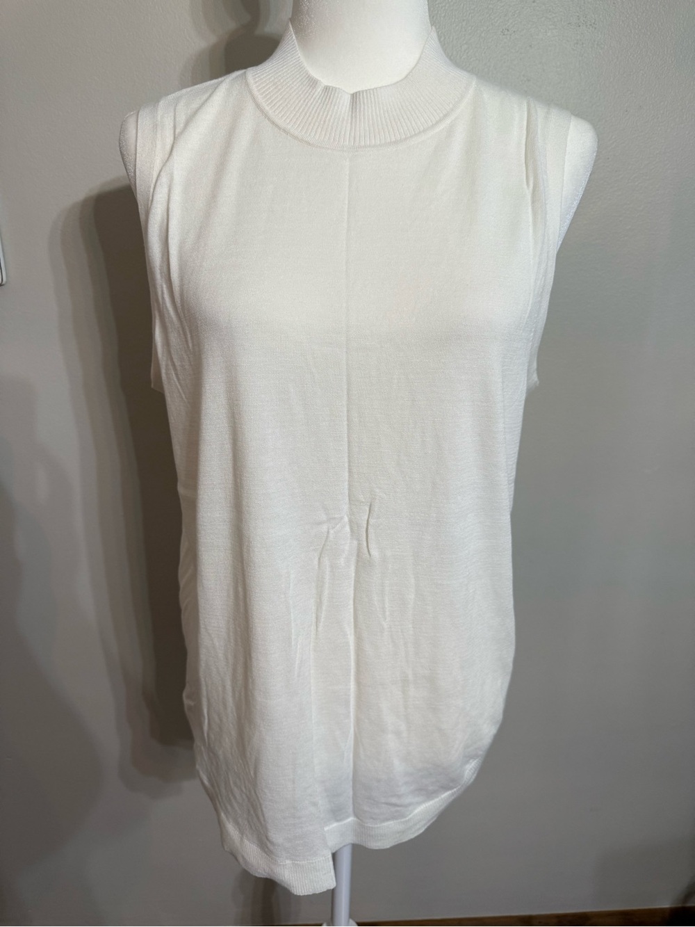 NWT Loft Size XL Cream Sleeveless Top